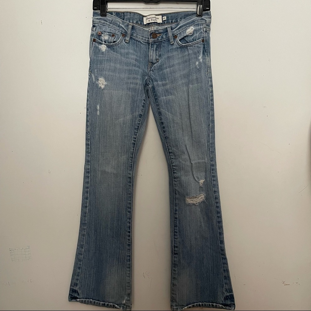 [Abercrombie & Fitch] blue jeans